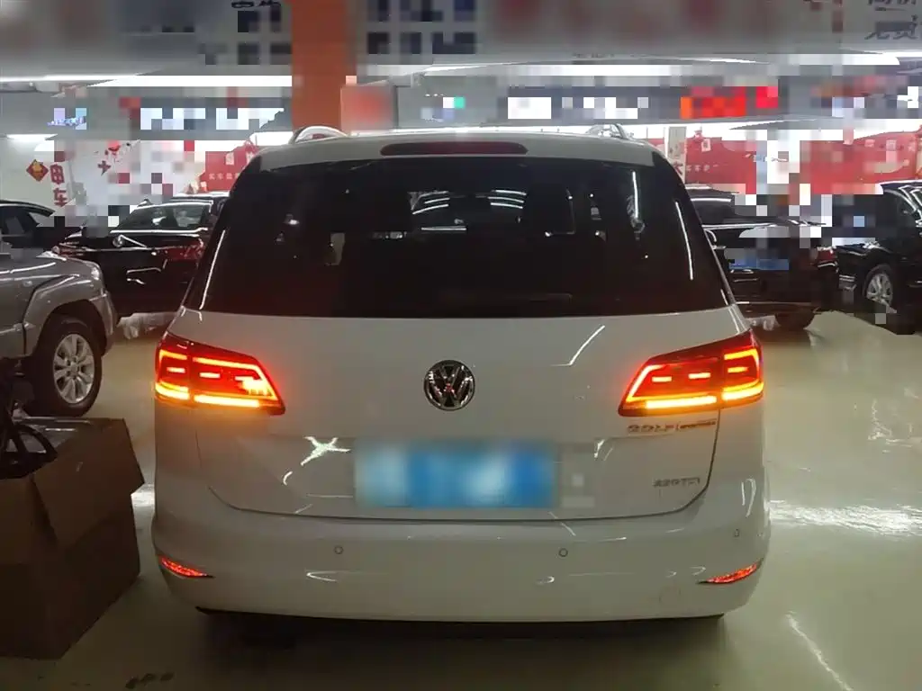 Volkswagen Golf Sportsvan 2018 230TSI Automatic Progressive фото 6