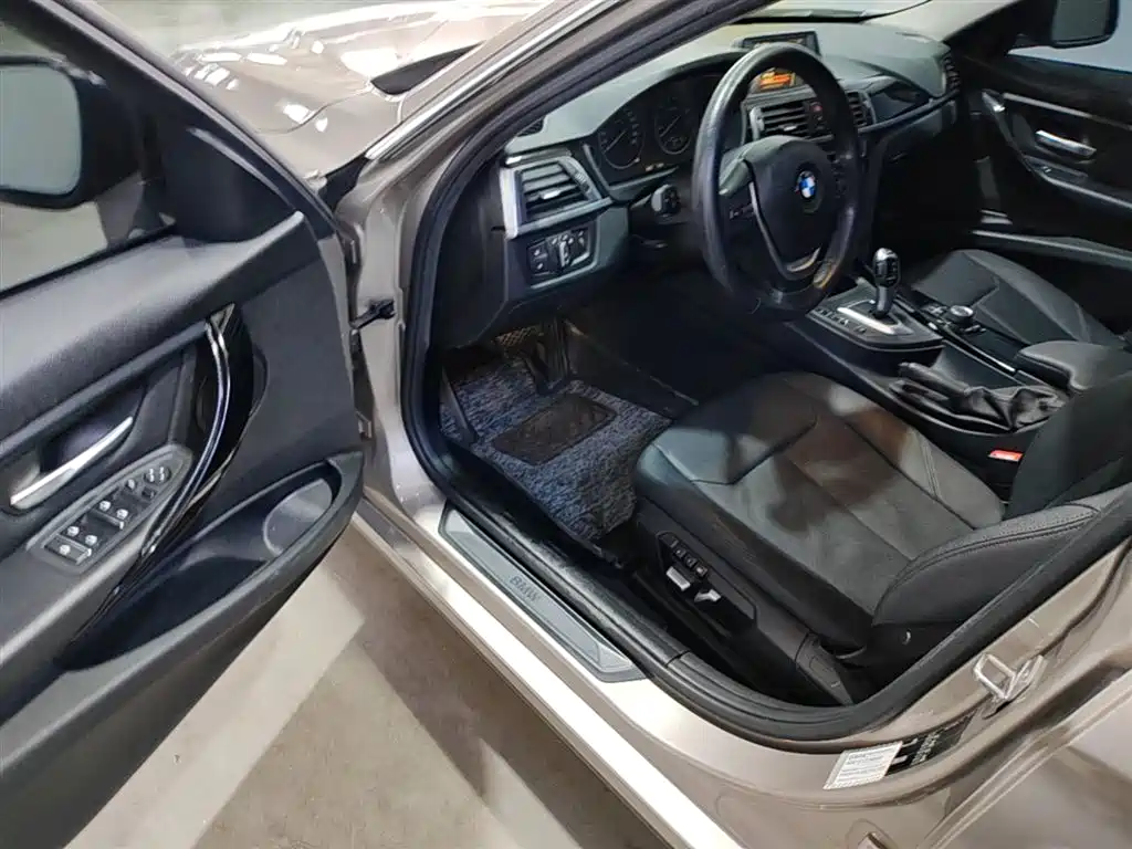 BMW 3 Series 2017 320Li Fashion фото 16