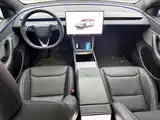 Photo 13 - Tesla Model Y