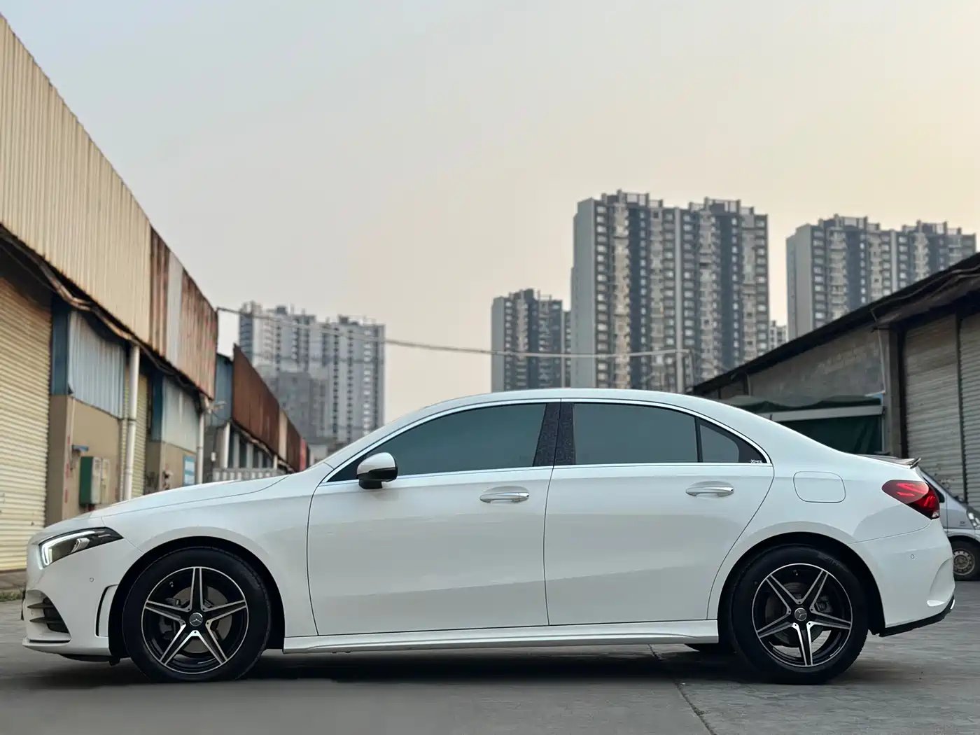 Mercedes-Benz A-Class 2021 A 200 L Sport Sedan Fashion Edition фото 4