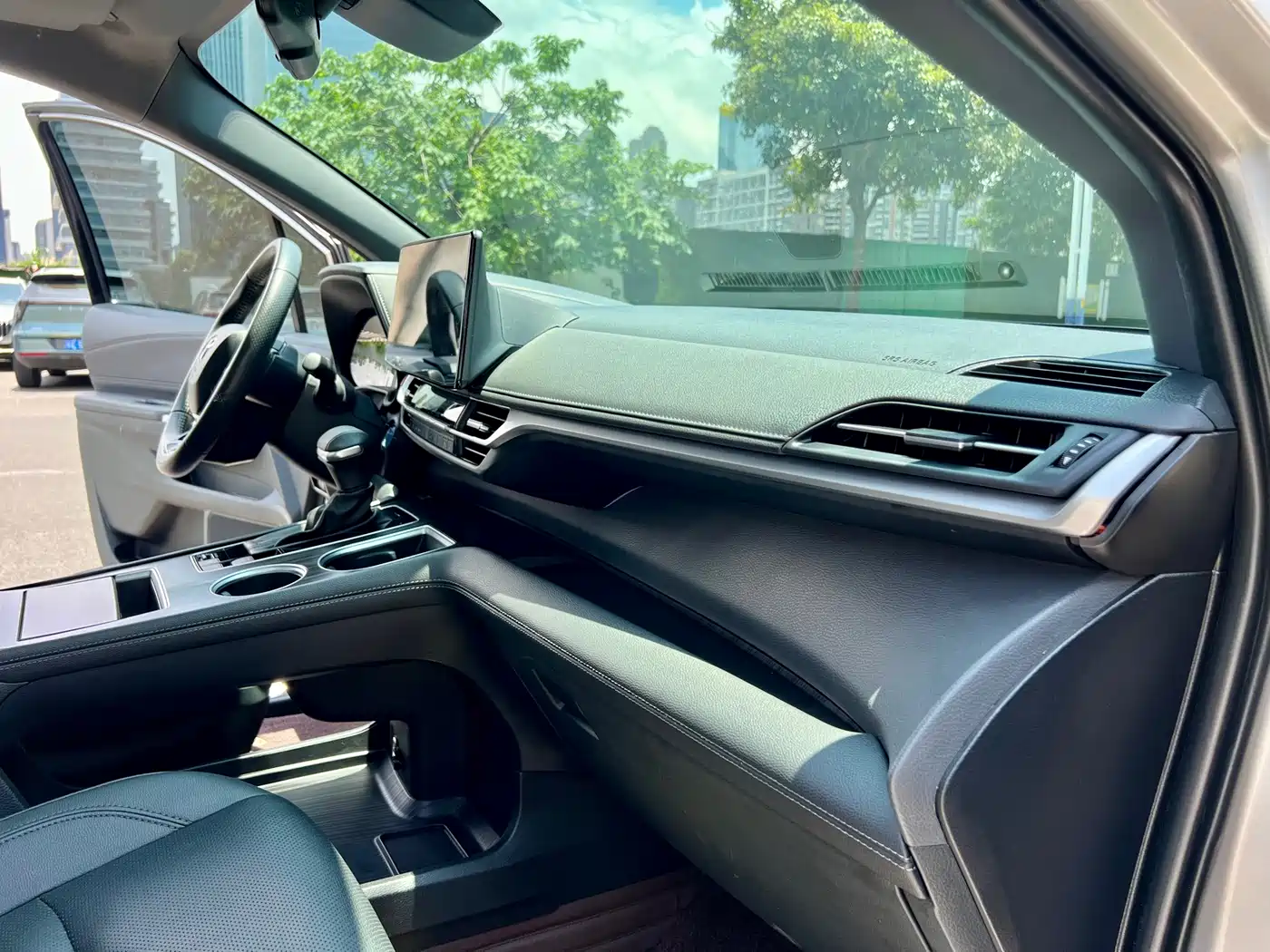 Toyota Sienna 2021 2.5L Hybrid Ultimate Edition фото 12