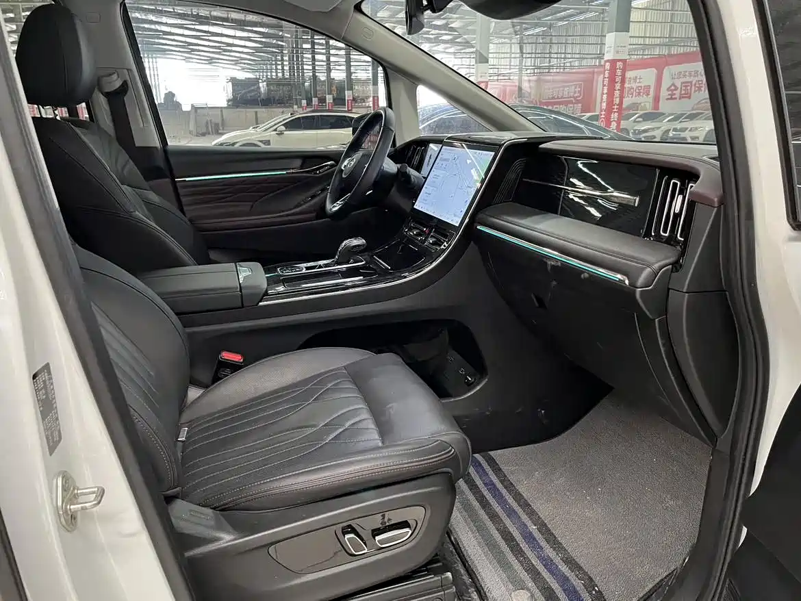 GAC Trumpchi Trumpchi M8 2024 Master Series 400T Ultimate Edition фото 11