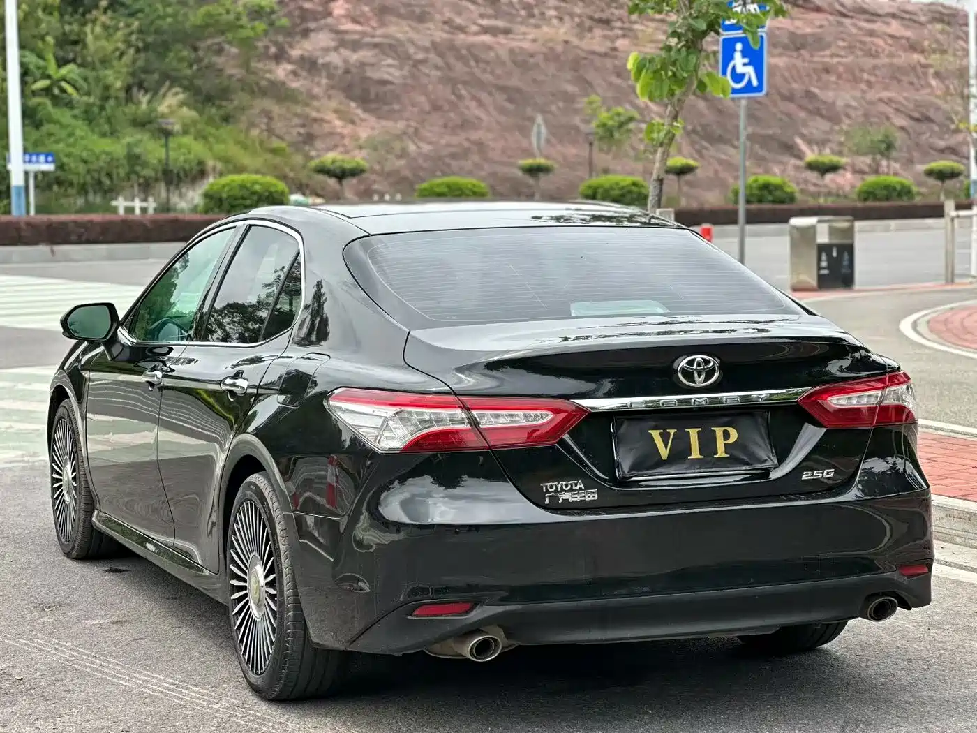 Toyota Camry 2018 2.5G Luxury Edition фото 9