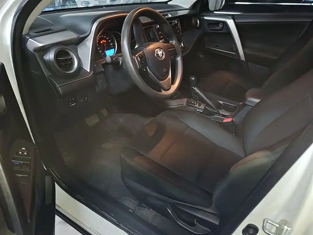 Toyota RAV4 Rongfang 2019 2.0L CVT 2WD Pioneer Version China V фото 15