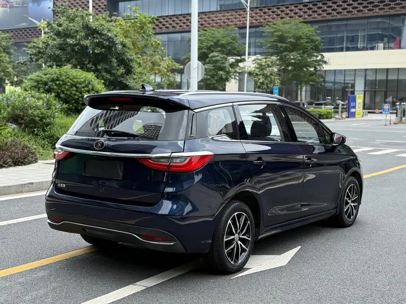 BYD Song MAX 2017 1.5T Auto Smart Elite 7-Seater фото 4