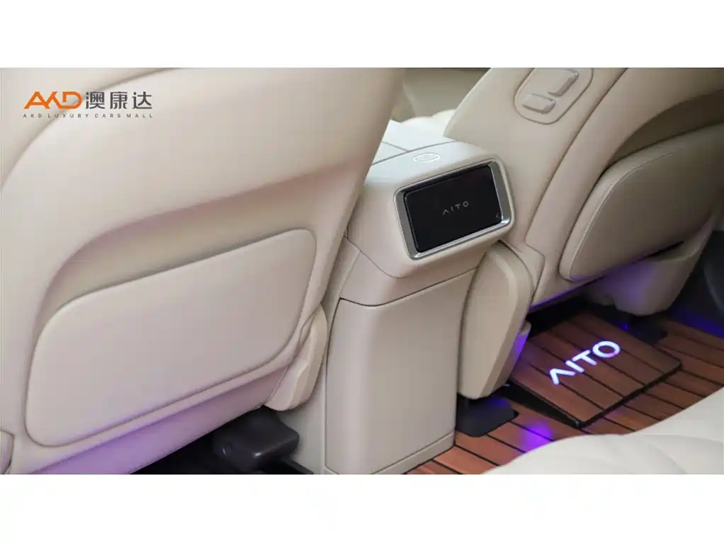 AITO Wenjie AITO M9 2025 Extended Range Ultra 52kWh 5-Seater фото 9