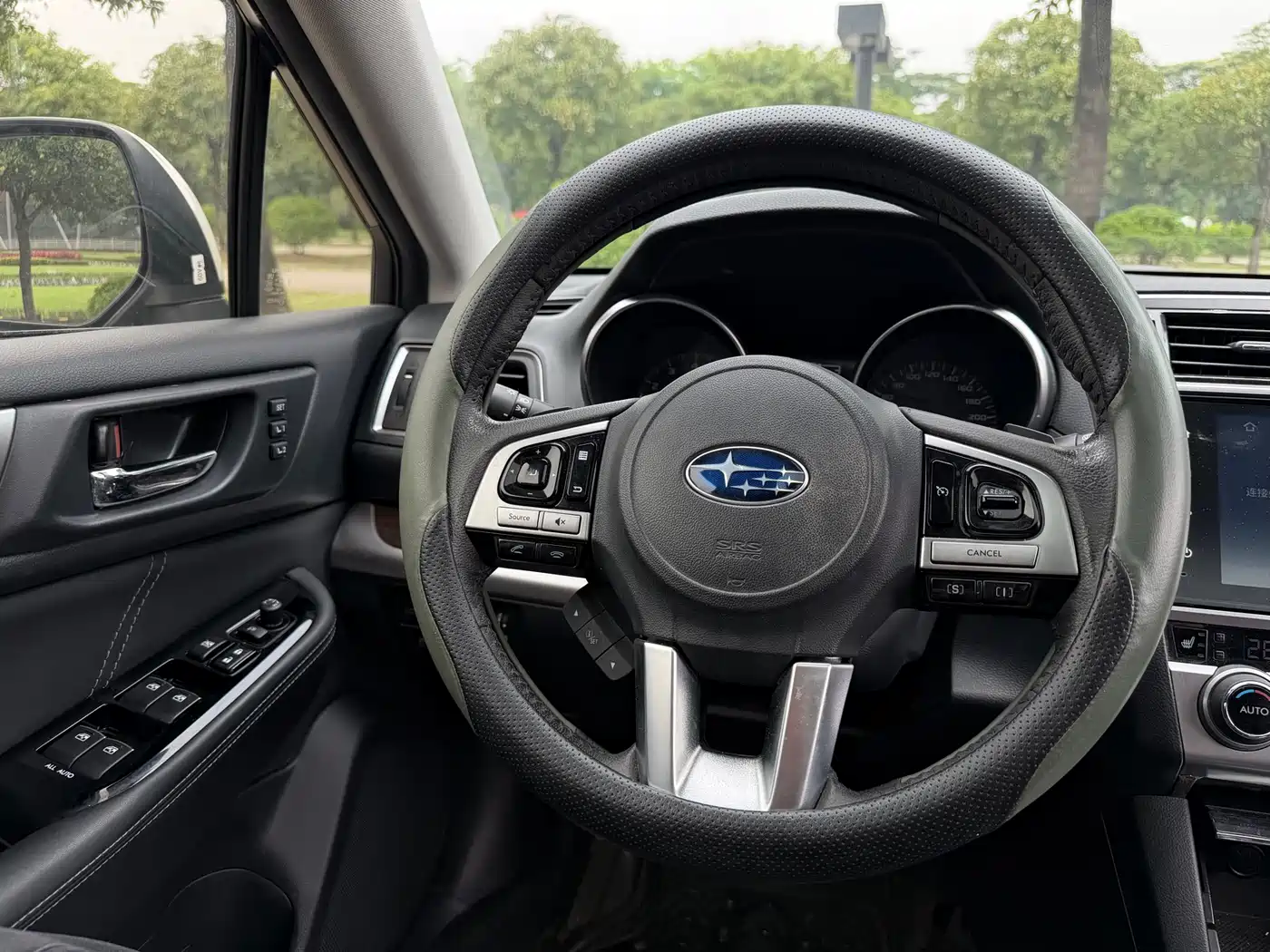 Subaru Outback 2016 2.5i Luxury Navigation Edition фото 13