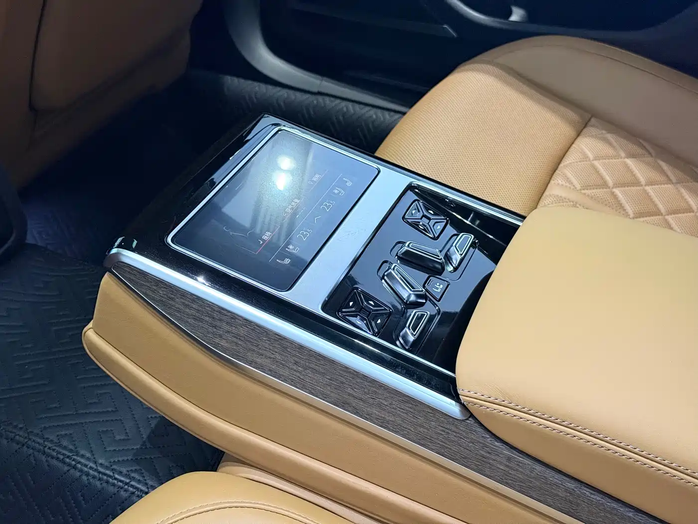 Audi A8 2023 A8L 55 TFSI quattro Flagship фото 11