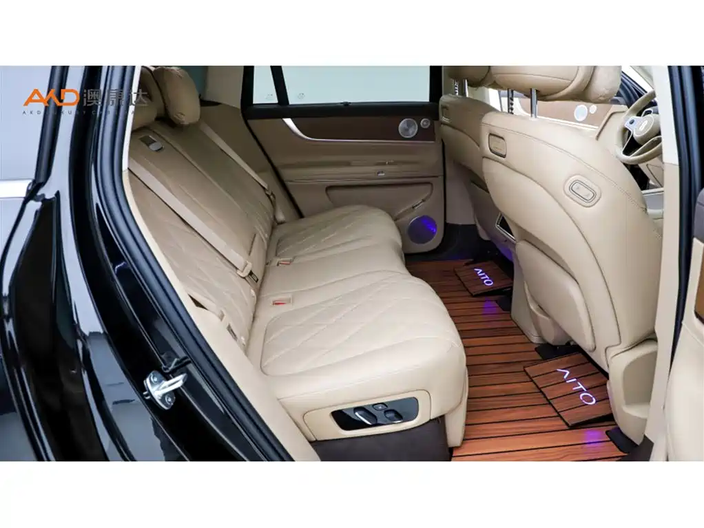 AITO Wenjie AITO M9 2025 Extended Range Ultra 52kWh 5-Seater фото 8