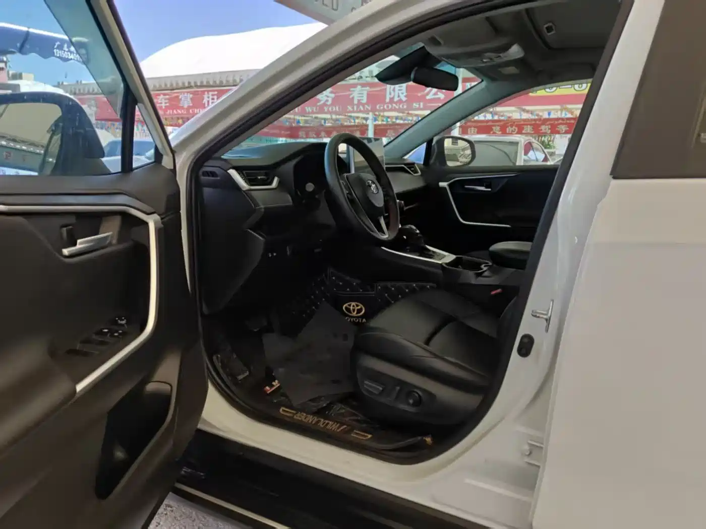 Toyota Wildlander 2022 2.0L CVT AWD Luxury Edition фото 4