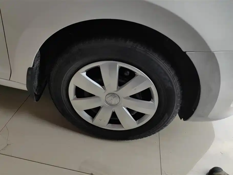 Volkswagen Santana 2015 1.4L Manual Trend Edition фото 6