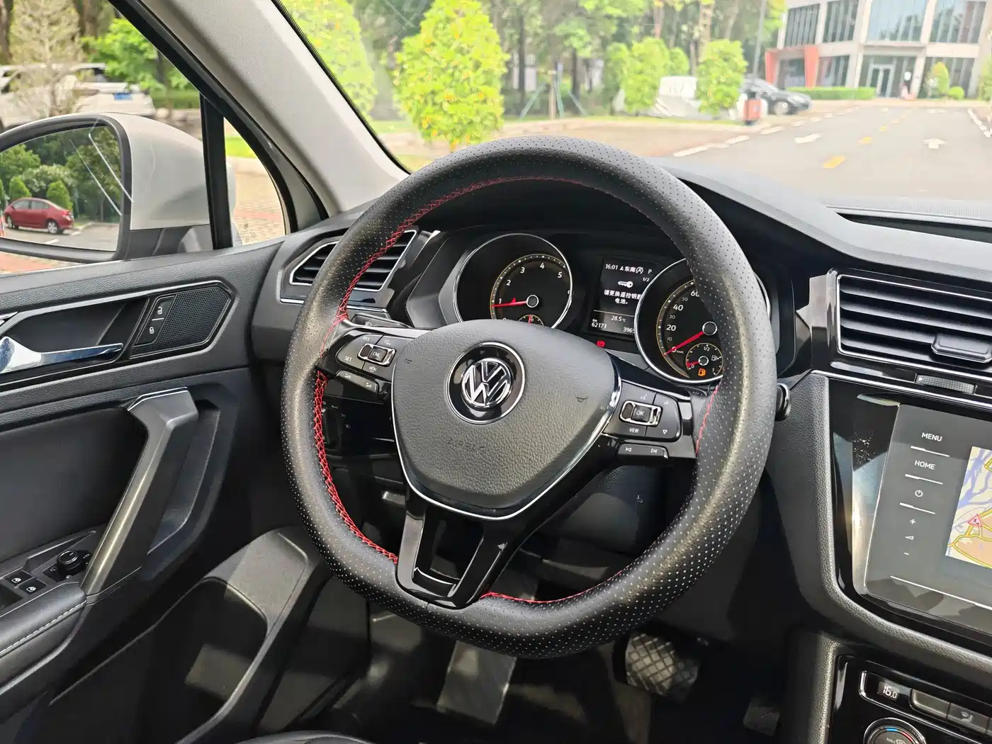 Volkswagen Tiguan L 2019 330TSI Automatic 2WD Panorama Comfort Edition China VI фото 16