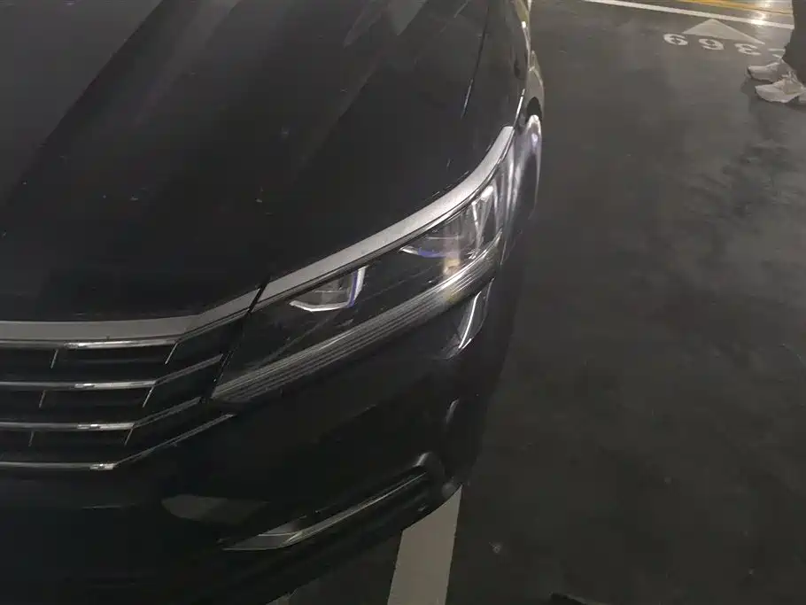 Volkswagen Passat 2016 330TSI DSG Honor Edition фото 5