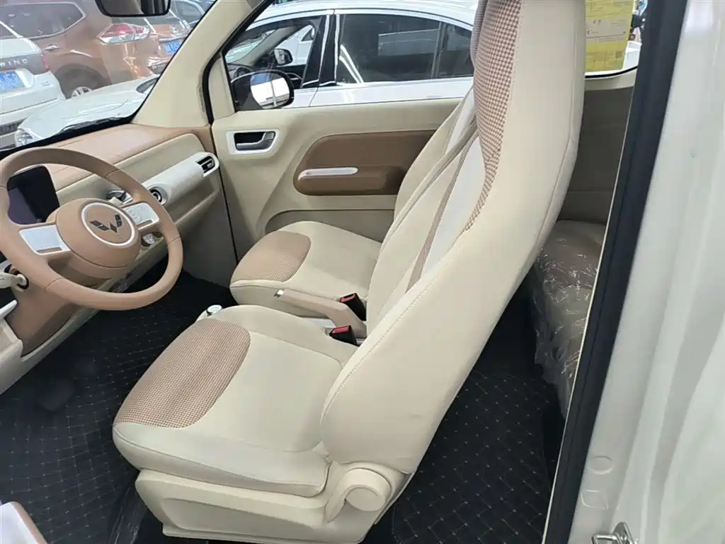 WULING AUTOMOBILE HONGGUANG MINIEV