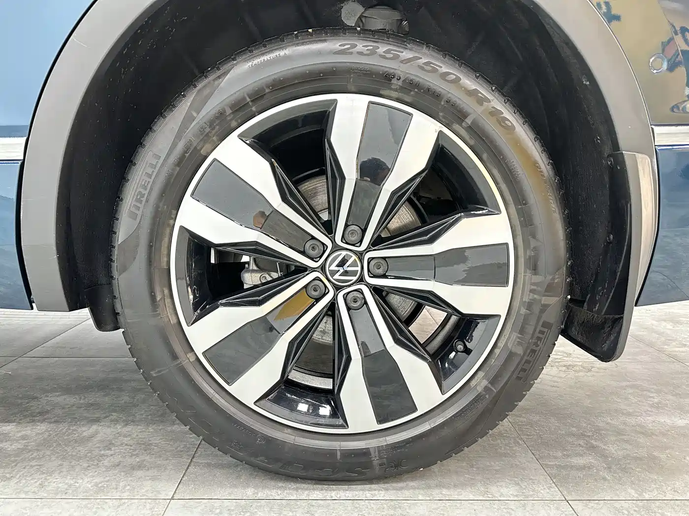 Volkswagen Tiguan L 2022 380TSI Automatic 4WD R-Line Cross Edition 7-Seater фото 9