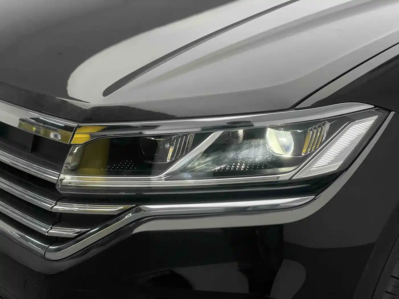 Volkswagen Touareg 2021 2.0TSI Pilot Special Edition фото 16