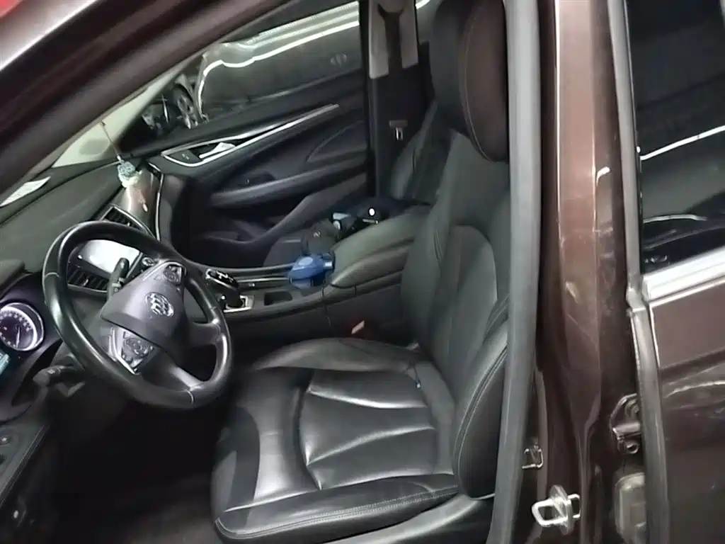 Buick LaCrosse 2018 Model 20T Elite Edition фото 15