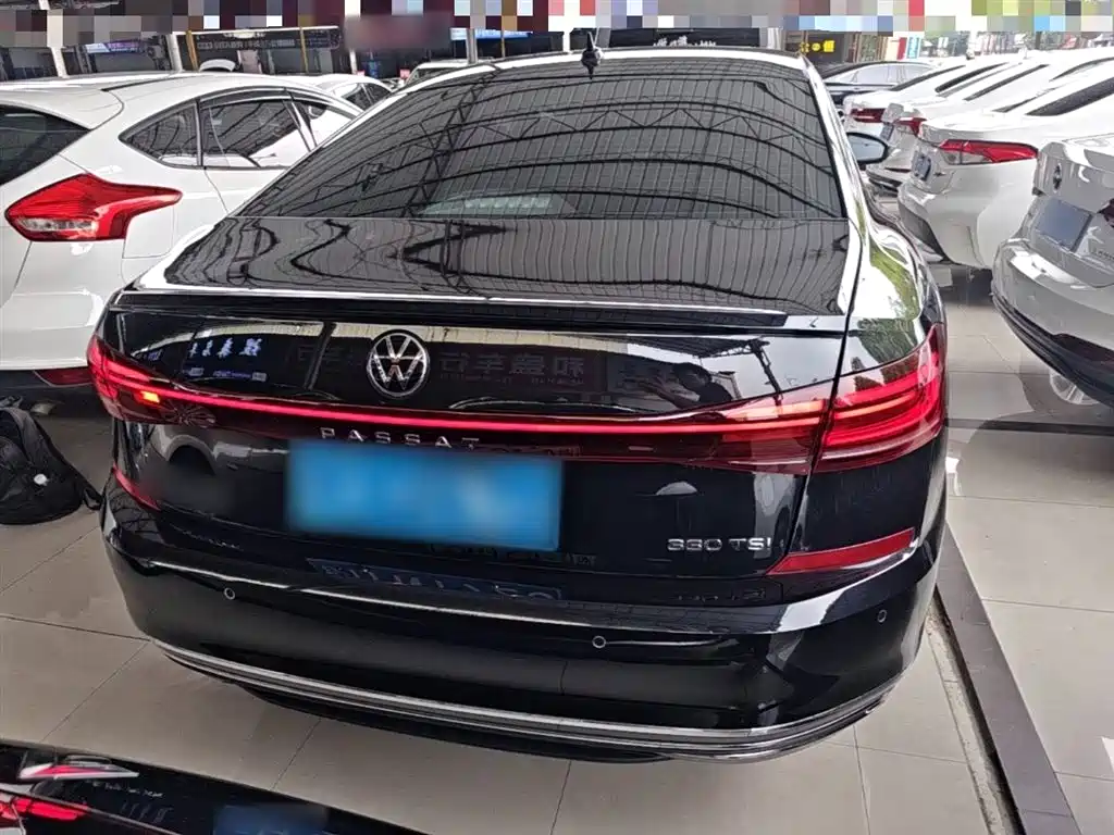 Volkswagen Passat 2023 Facelift 330TSI Starlight Luxury Edition фото 6
