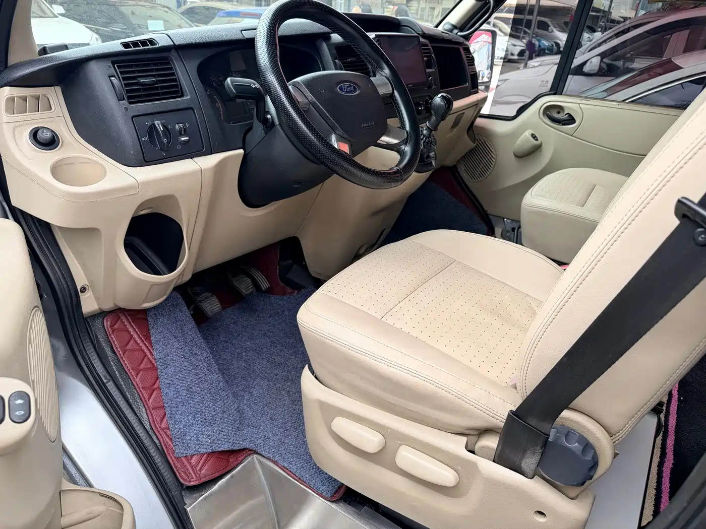 Ford New Generation Transit 2013 2013 2.4T Diesel Economy Logistics Short Wheelbase Medium Roof China III