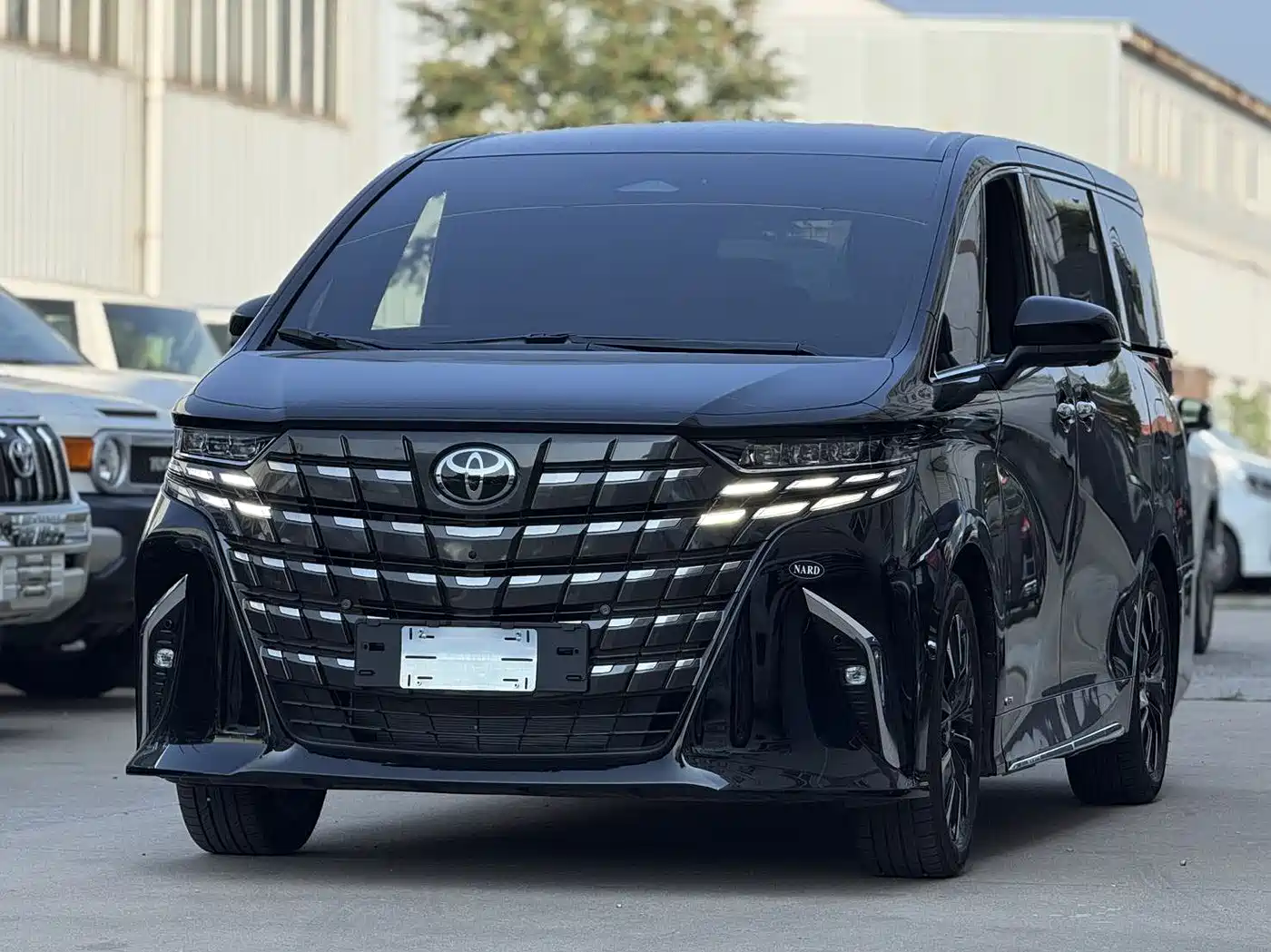 Toyota Alphard 2025 Hybrid 2.5L Ultimate Gold Edition