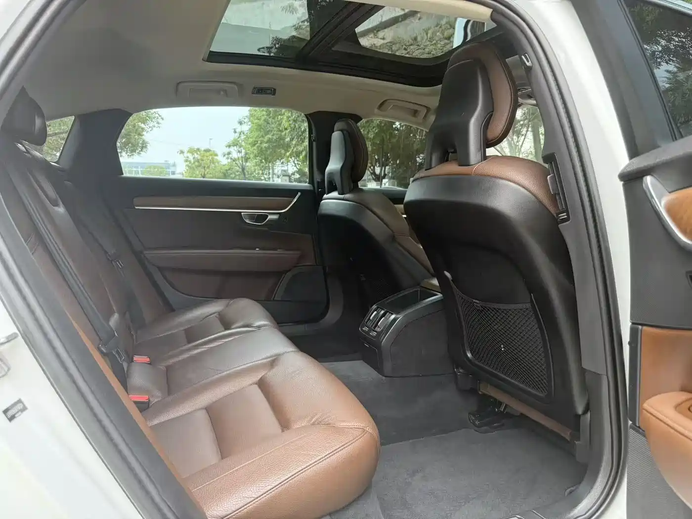 Фото 9 - Volvo S90