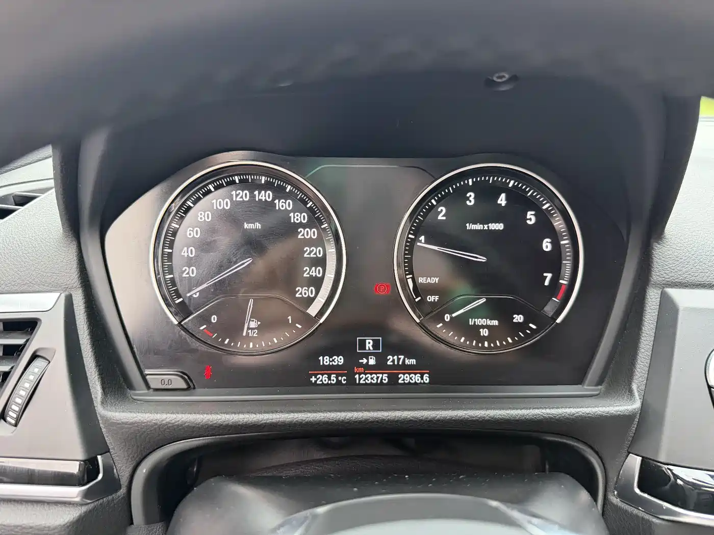BMW 1 Series 2018 118i Sport Edition фото 10