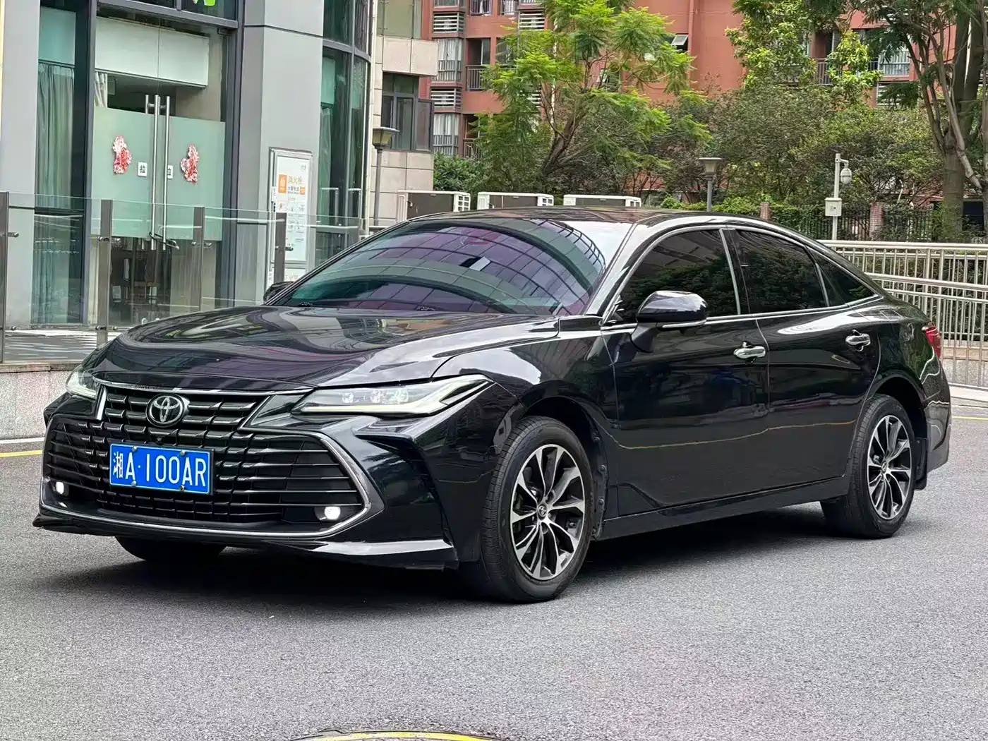 Toyota Avalon 2022 2.0L Luxury Edition фото 2