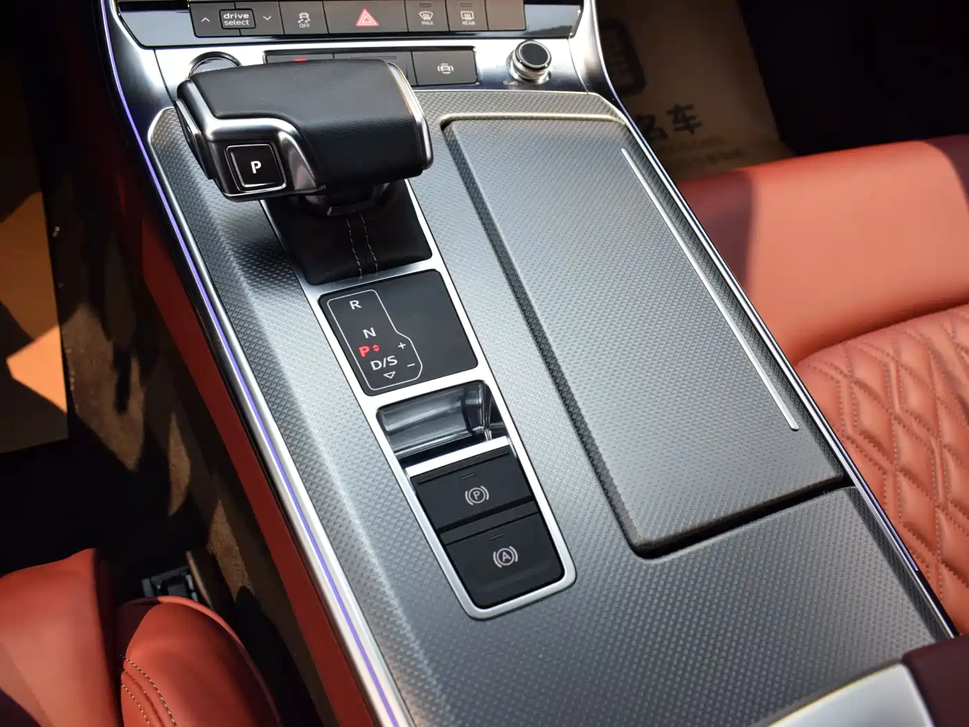 Audi A7L 2024 45 TFSI quattro S-line Black Warrior Edition фото 15