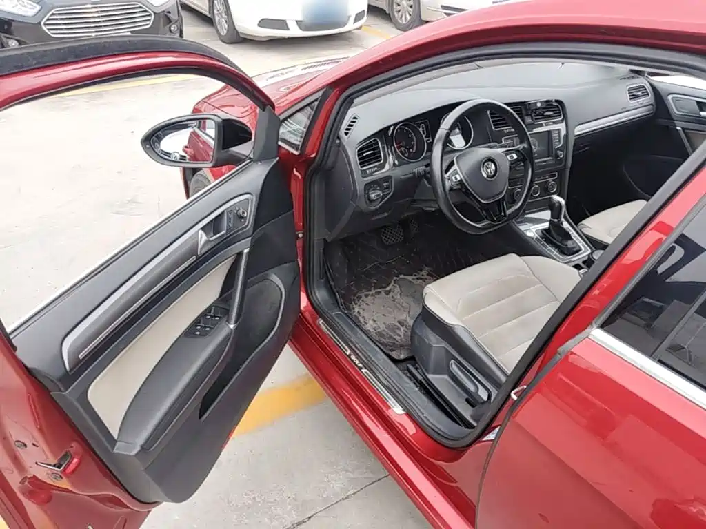 Photo 16 - Volkswagen Golf
