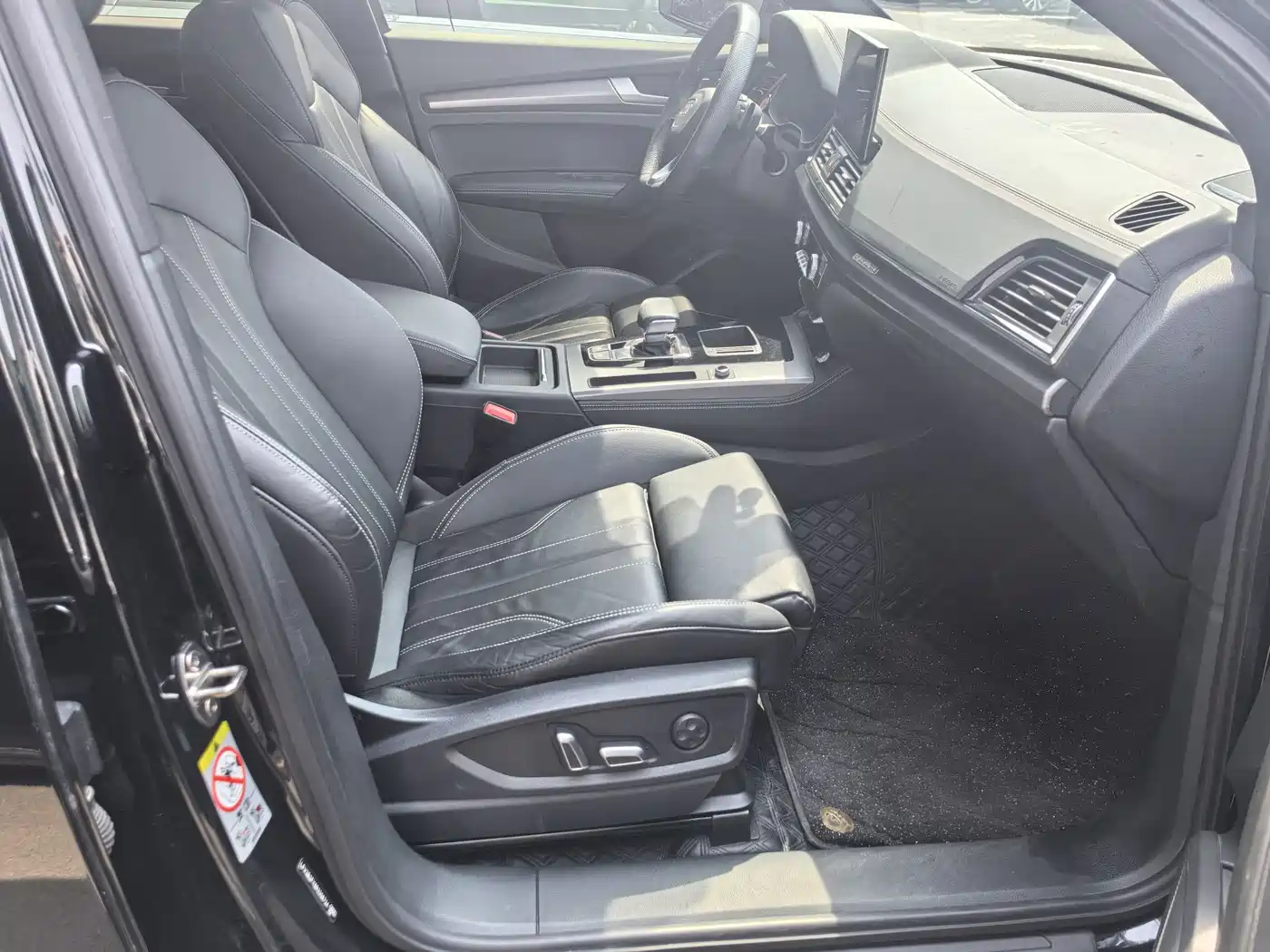 Audi Q5L 2024 Model 45 TFSI Luxury Dynamic фото 13
