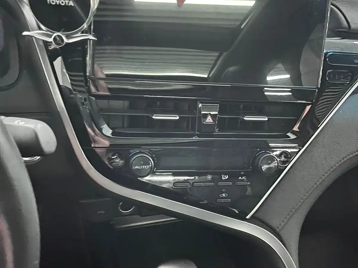 Toyota Camry 2021 2.0G Luxury Edition фото 5