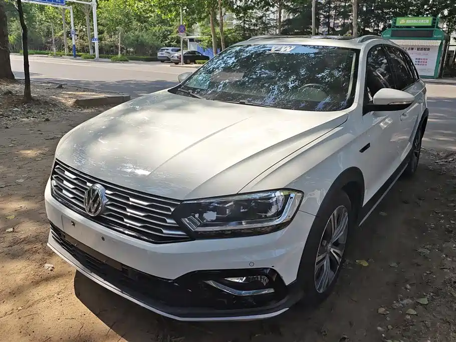 Volkswagen C-TREK 2017 1.6L Automatic Luxury