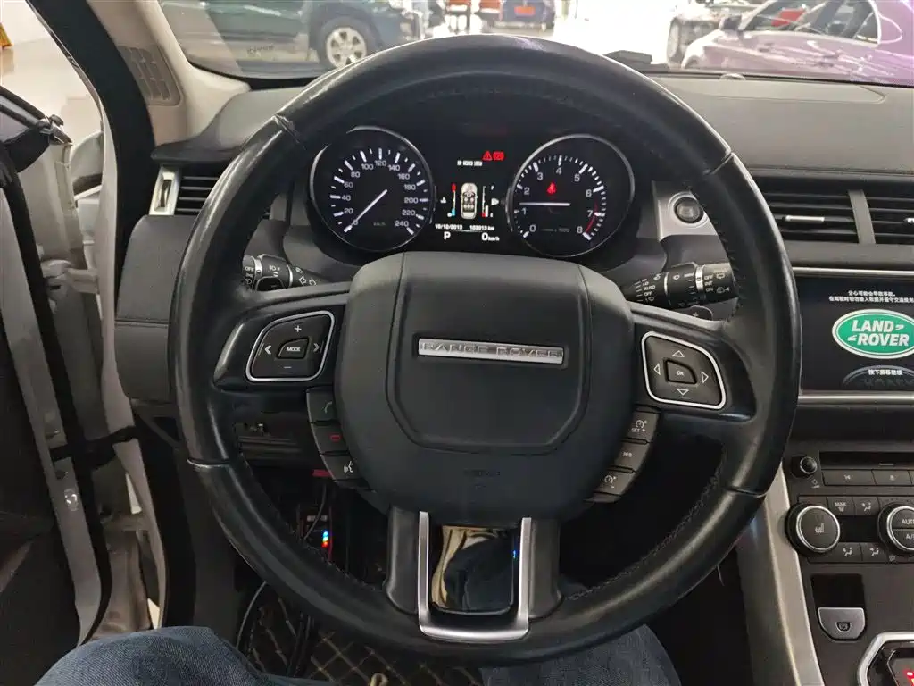 Land Rover Range Rover Evoque 2015 2.0T 5-Door Intelligent Edition фото 7