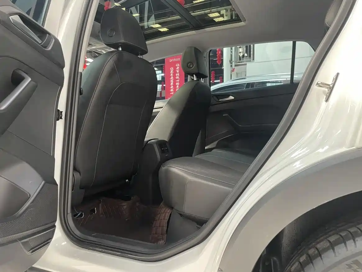 Volkswagen Tanying 2021 1.5L Automatic Smart Connect Edition фото 9