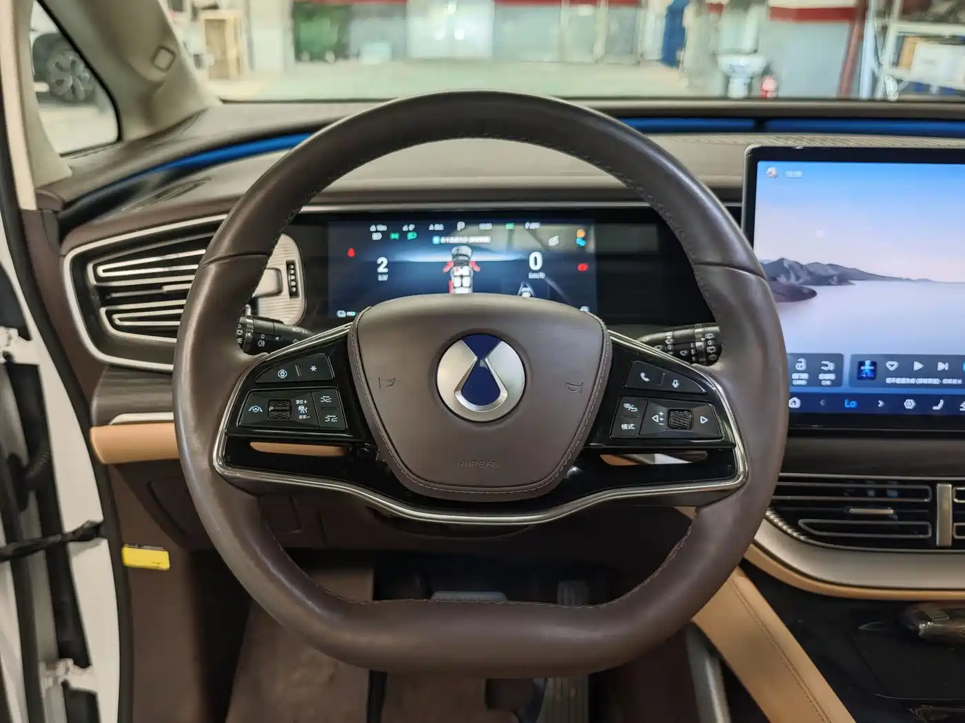 Denza D9 2024 DM-i 980 AWD Flagship фото 8