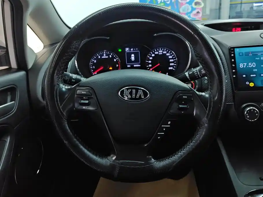 Kia K3 2016 1.6L Automatic GLS фото 15