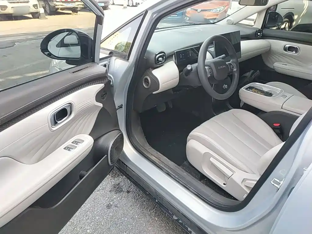 Aion UT 2026 2025 Model 330 Starlight Edition