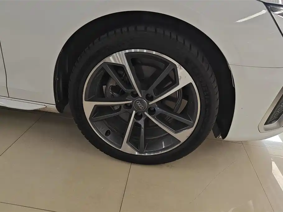 Audi A4L 2020 40 TFSI Luxury Dynamic фото 6