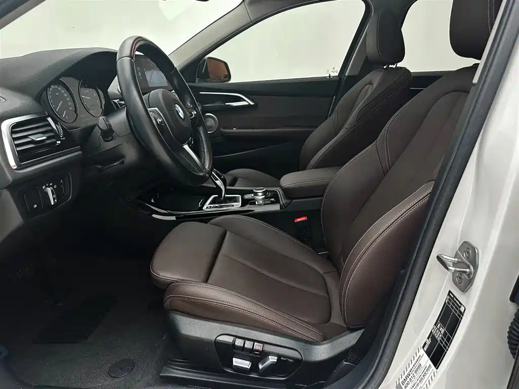 BMW 1 Series 2021 Facelift 120i M Sport Shadow Edition фото 19
