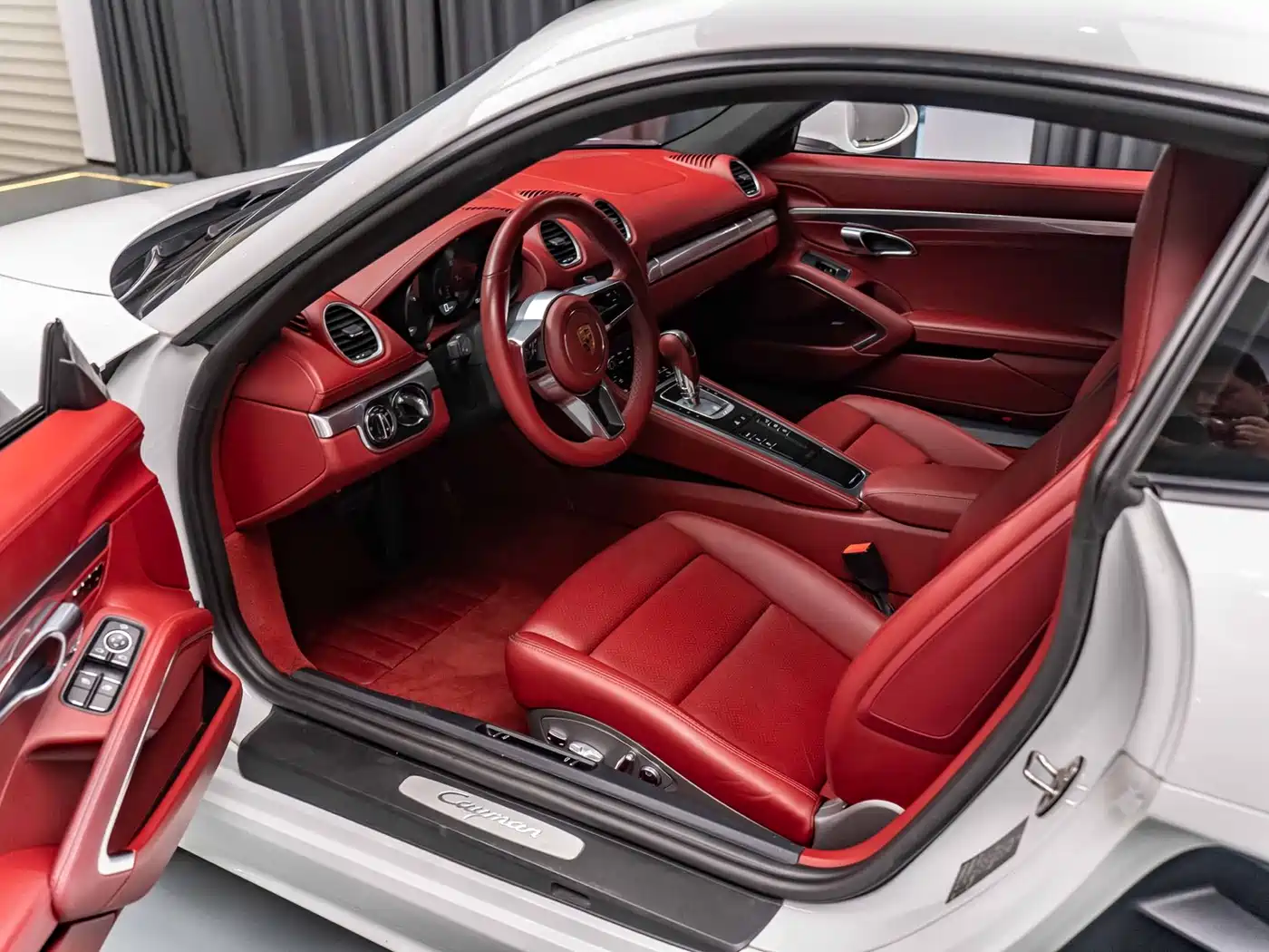 Porsche 718 2018 Cayman 2.0T фото 7