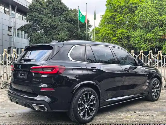 BMW X5 2022 xDrive 30Li Premium M Sport Package — фото 5