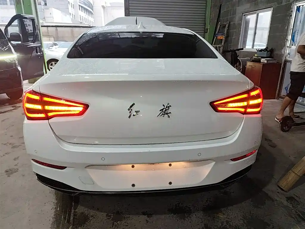 Hongqi H5 2022 Classic Facelift 1.5T DCT Flag Rhythm Edition фото 6