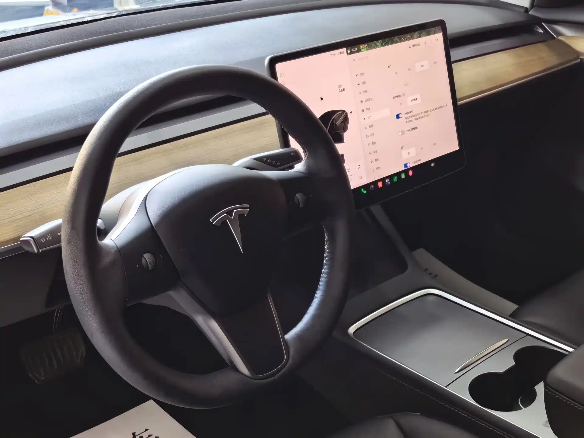 Фото 9 - Tesla Model 3