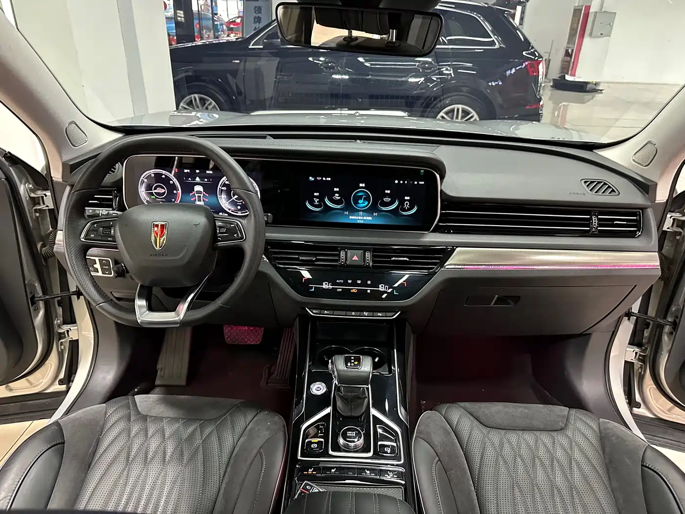 Photo 7 - Hongqi HS5
