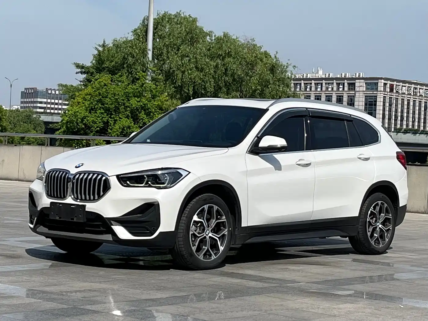 BMW X1 2022 sDrive25Li Leading