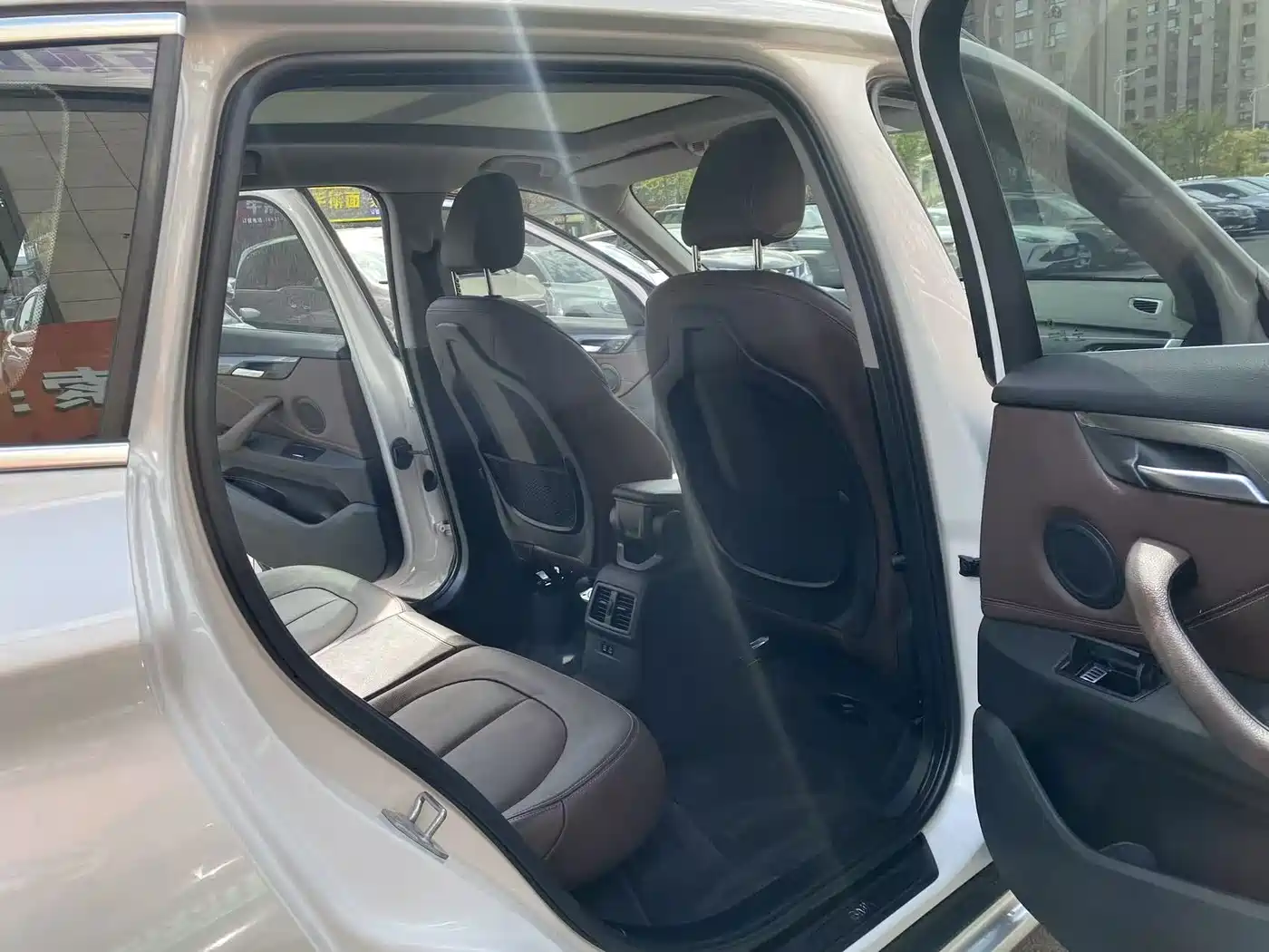 BMW X1 2019 sDrive18Li Premium Model фото 9