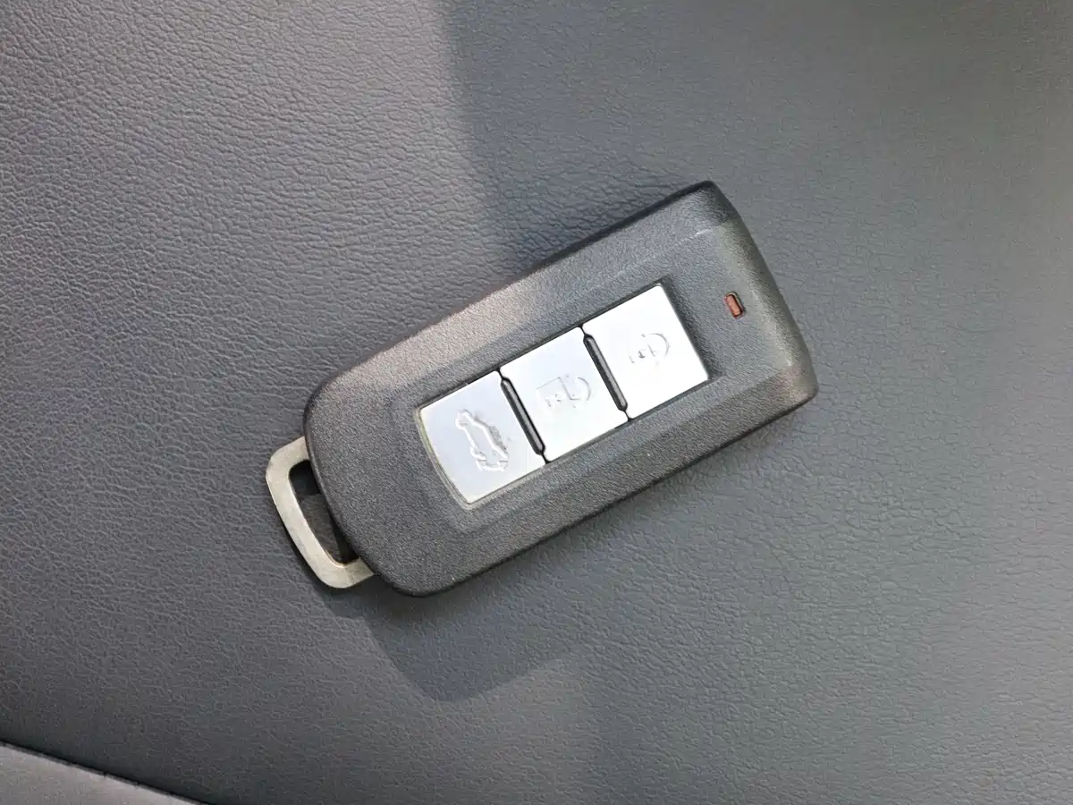 Mitsubishi Outlander 2019 2.4L 4WD Deluxe Edition 5-Seater China VI фото 12