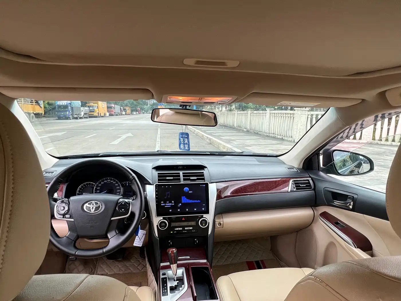 Toyota Camry 2011 200G Luxury Anniversary Edition фото 10