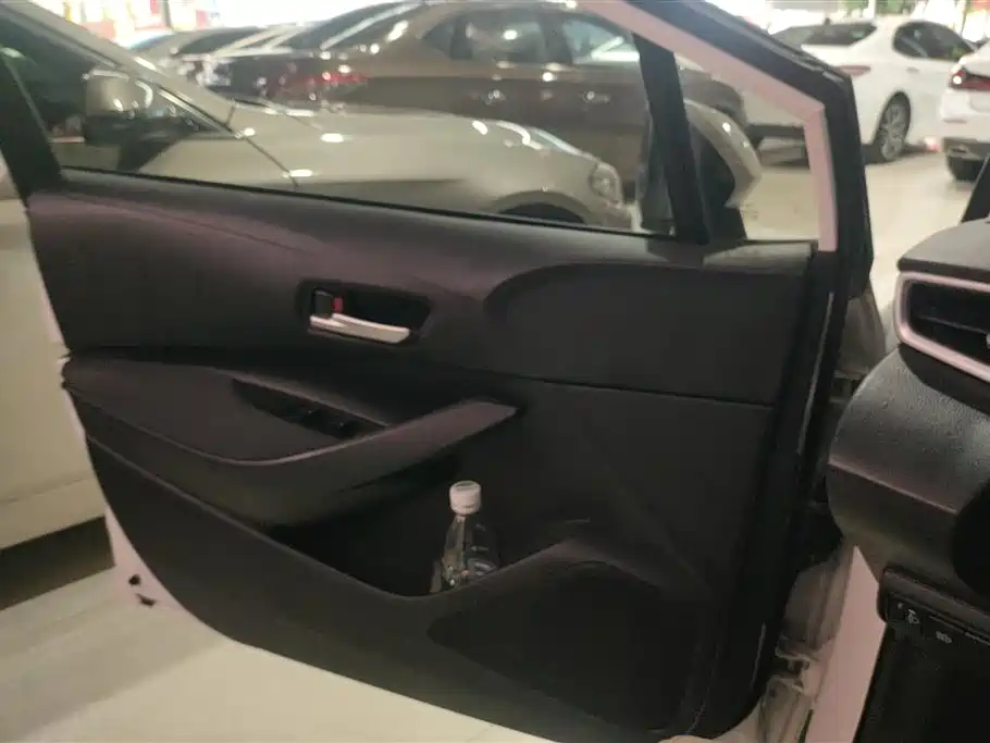 Toyota Corolla 2019 1.2T S-CVT GL-i Elite Edition фото 7