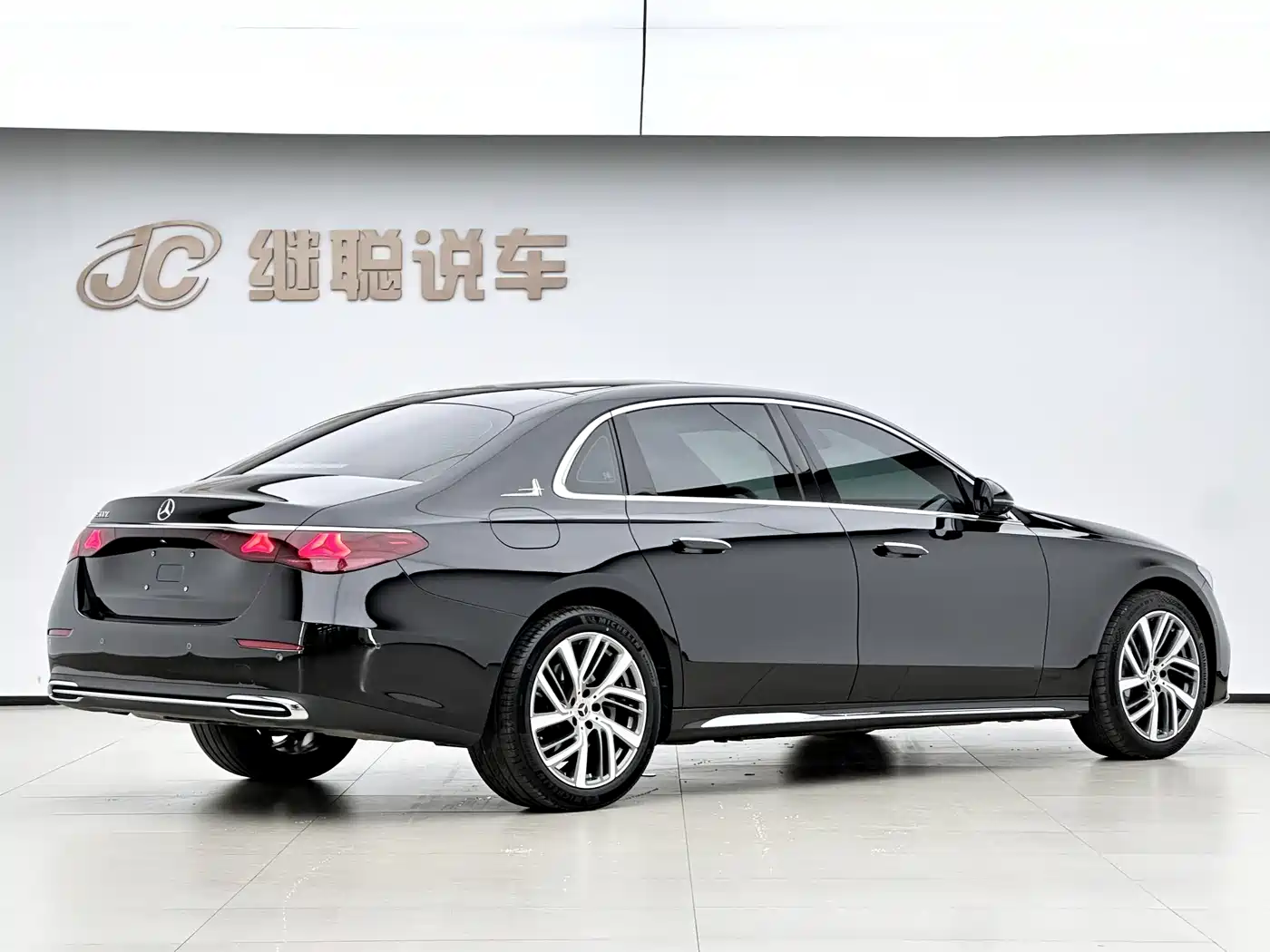 Mercedes-Benz E-Class 2025 E 300 L Fashion фото 17